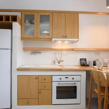 Apartment Theasis *
